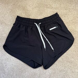 Vuori Clementine Short 2.0 | Women's XS 🖤